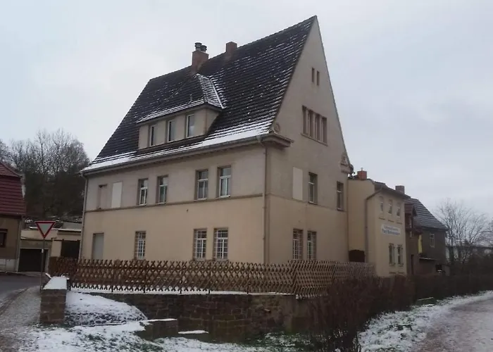 Ferienwohnung Wettin Am Petersbrunnen